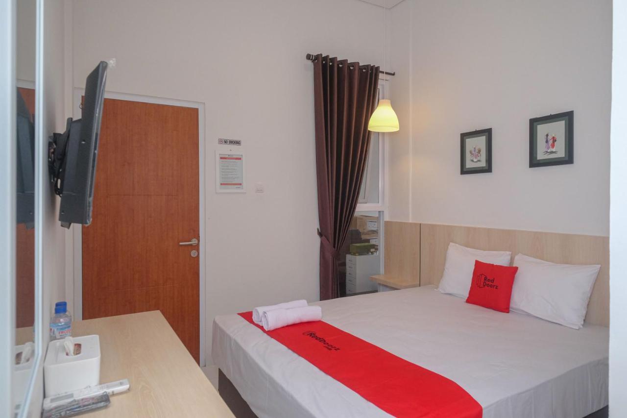 Reddoorz Syariah @ Tlogosari Semarang Hotel Alastuwo Eksteriør billede