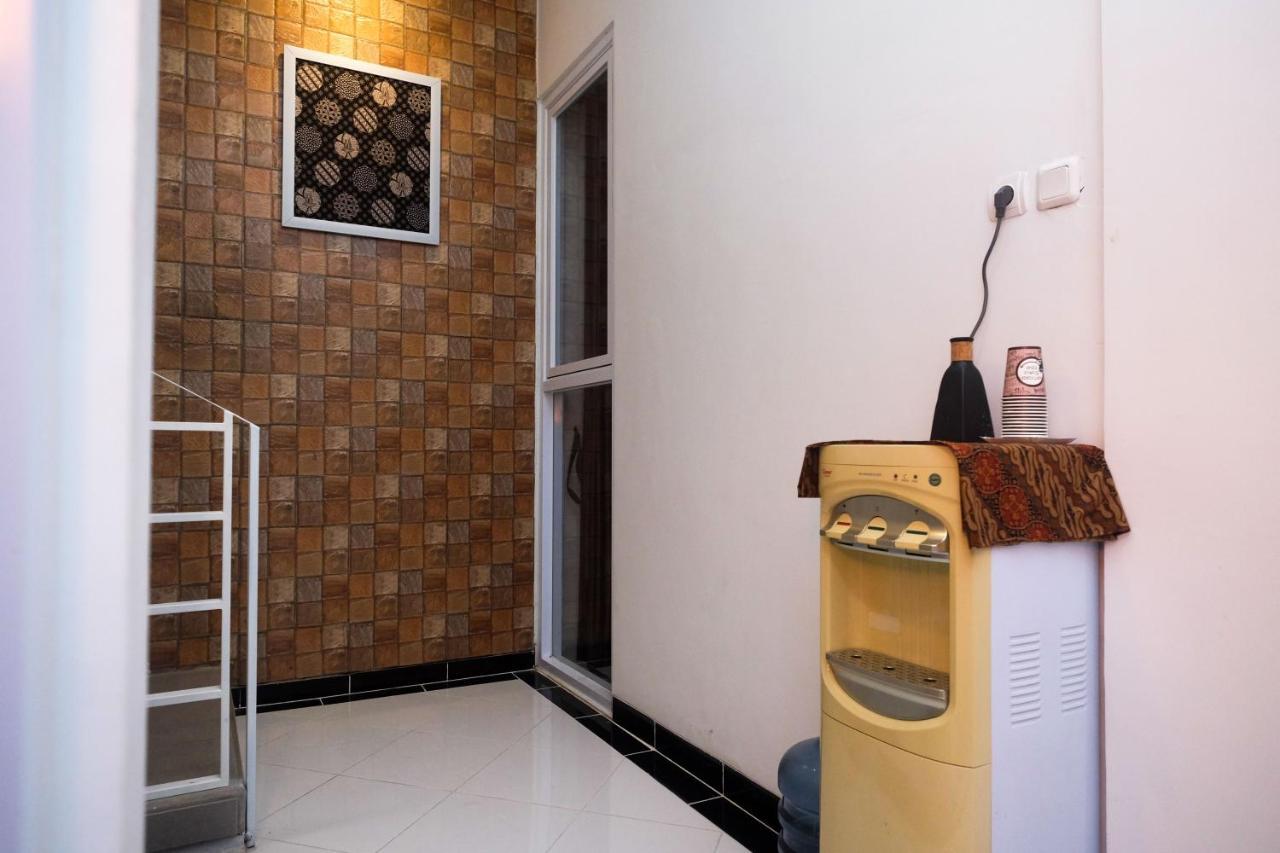 Reddoorz Syariah @ Tlogosari Semarang Hotel Alastuwo Eksteriør billede