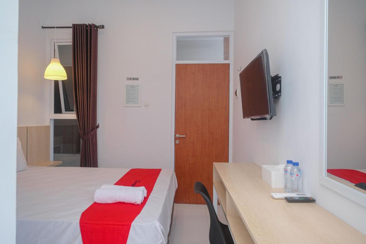 Reddoorz Syariah @ Tlogosari Semarang Hotel Alastuwo Eksteriør billede