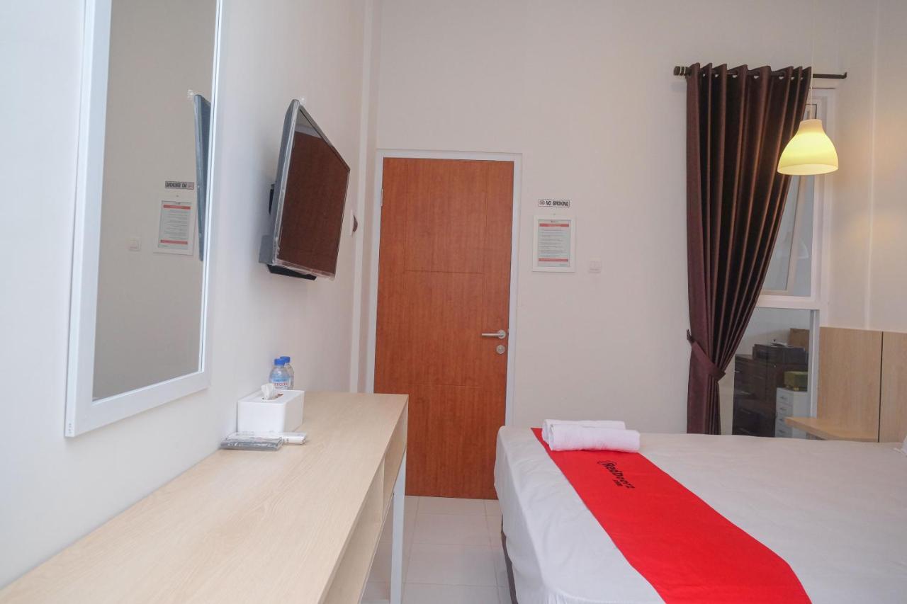 Reddoorz Syariah @ Tlogosari Semarang Hotel Alastuwo Eksteriør billede