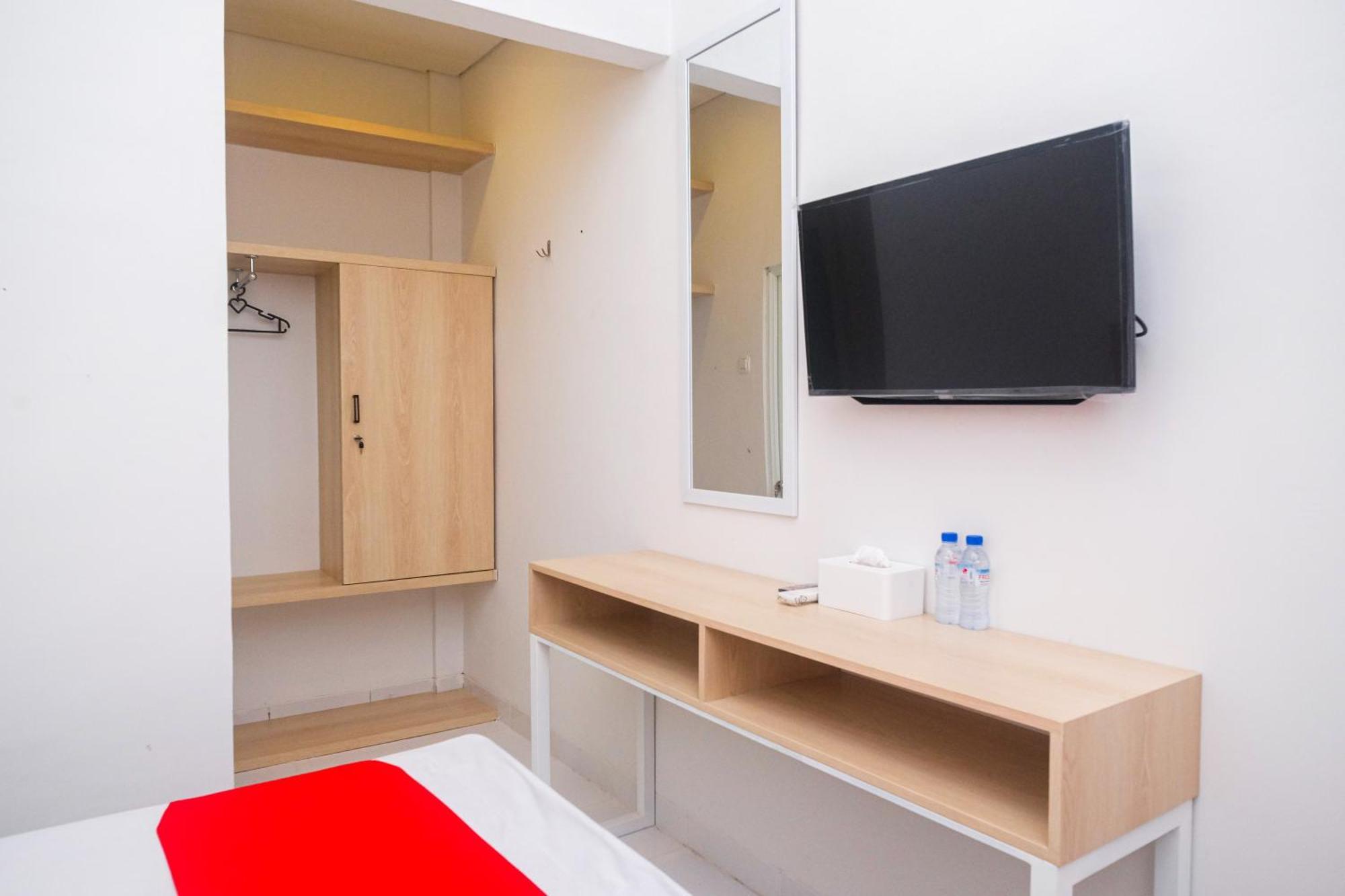 Reddoorz Syariah @ Tlogosari Semarang Hotel Alastuwo Eksteriør billede